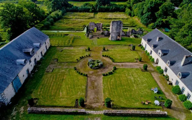 Château de la Chasse-Guerre, Hardanges